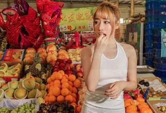 不可思议的“爱丝”邂逅，观看完就多了一份困惑