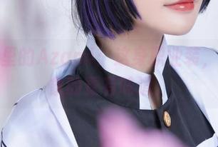 无圣光里的Azami：这身职业装，比你想象的更有味道。