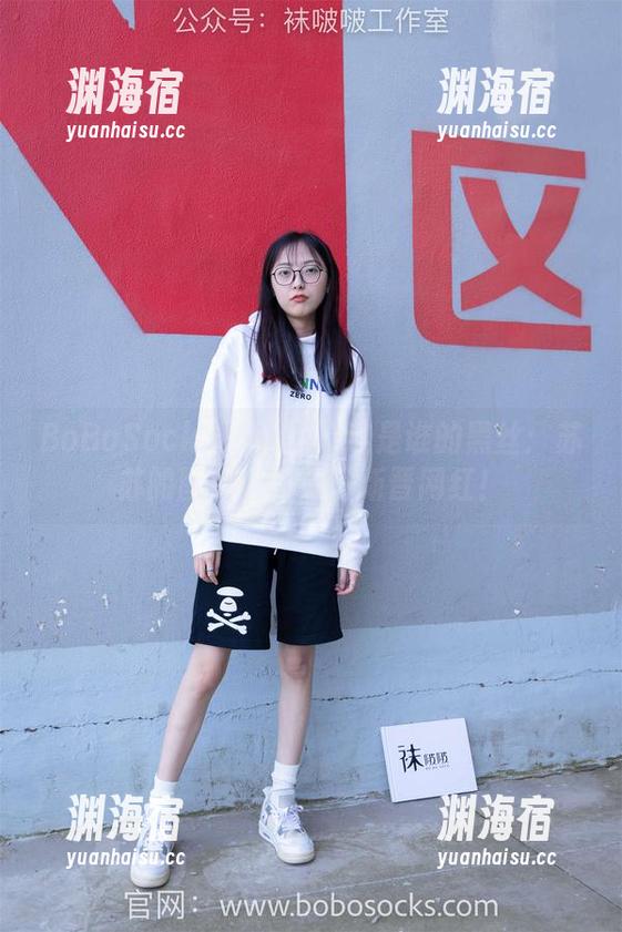 BoBoSocks袜啵啵-苏苏 BoBoSocks袜啵啵 - 这是谁的黑丝:苏苏的图库意外成了新晋网红!