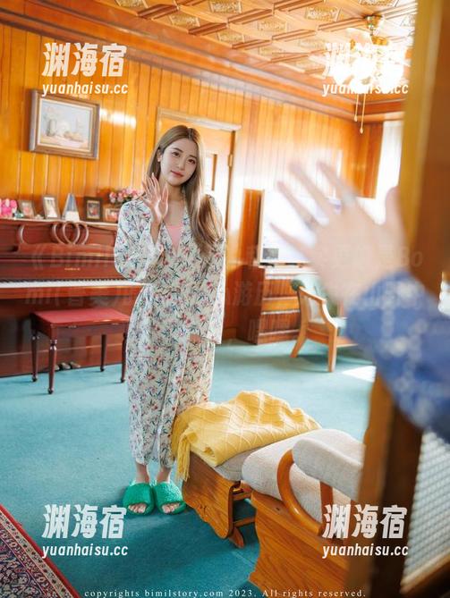 《Bimilstory》里的私拍其实更像是Bomi(普美)的一次随心游历，迷失在山野中的漂流者，嘿嘿。