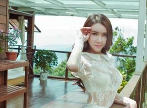 GIRLT果团网 – 看，没想到甜Abby甜得这么有御姐范，原图就让人想多看几眼！