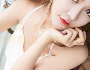 GIRLT果团网 – 免费写真中的莫雅淇，就像转角遇到爱，满满的戏剧性。