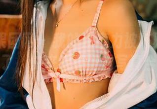 GIRLT果团网 – 我的注意力被陈雅漫的眼镜夺走了，快来看看她的写真合集吧！