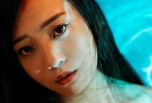 MiiTao蜜桃社 – 精选写真：伊素妍自拍挑战—谁能顶得住我的表情包？