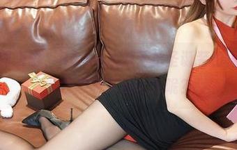 最新的美图来啦，Rioko凉凉子把圣诞装扮得这么好，谁还想收其他礼物呢？