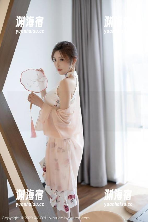 XIAOYU语画界 - 黄乐然的镂空写真，哇塞，这图片让我对穿衣搭配有了新灵感，真以为我下身失散了？