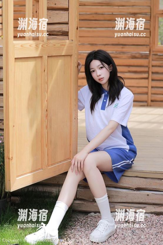 Xiuren秀人网 - 自由泳和Mieko林美惠子的免费泳衣图片，你更喜欢哪个？