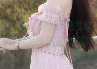 Xiuren秀人网 – 突然想吃气球，梦然同学的裸足图包里有糖吗？