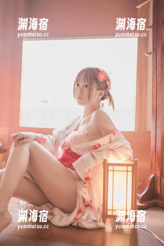 Yoko宅夏 大家看,带着点凉意的妹汤美图,Yoko宅夏在泳装中玩得真溜。