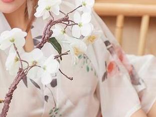 YouMi尤蜜荟 – 林茵茵的裸色圣诞，送你作品的同时也送来惊吓