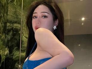 微密圈 – 深夜小心阅读！不爱笑的赛琳的新美图合集，套装搭配让你大跌眼镜！