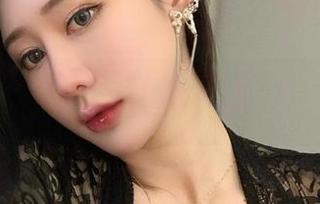 微密圈 – 不爱笑的赛琳的双马尾：私拍里的风、原图里的飞扬