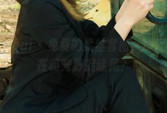 丽柜ligui – 免费的柔丝套图，静瑶是否在和光影捉迷藏？