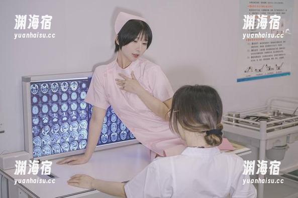 看见云溪溪最新的旗袍写真，果然比讨论值班室的冷气更火爆！