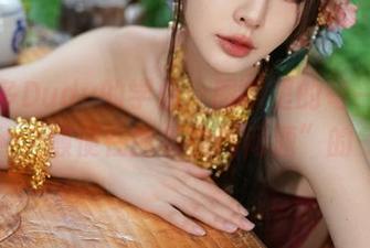 余多多Dudu的学姐，图集里的每一张都是一种“顺便在图书馆问问题”的气质！