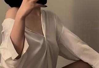 微密圈 – 高级高清校服，保守的二舅妈又来啦，快来看看这领口！