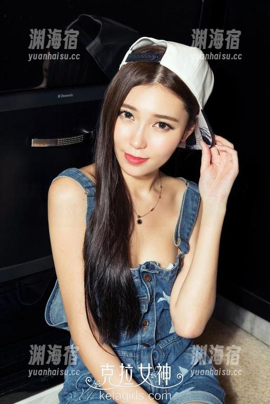 克拉女神 - 有谁能拒绝慕菲的泳池图册？高清效果让水波都变得更迷人呢...