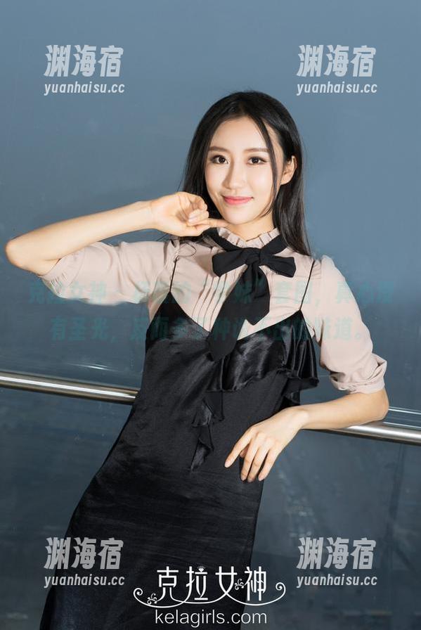 克拉女神 - 杨暖的“学妹”套图，真心没有圣光，反而多了种说不出的味道。