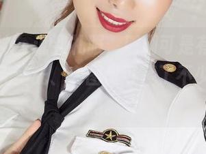 克拉女神 – 说到礼服，珊珊可是有自己的标签，无圣光、套图里可藏了不少颜值密码。