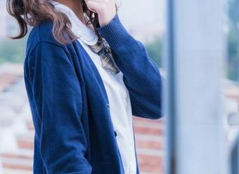 兔玩映画黑丝制服精选：这些图片隐约透着调皮，慢慢琢磨吧