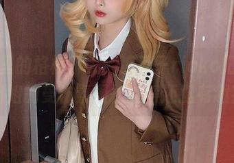 原图里的格格不入，凉凉子rioko把灰狼姐姐的受伤氛围描绘得还挺有趣？