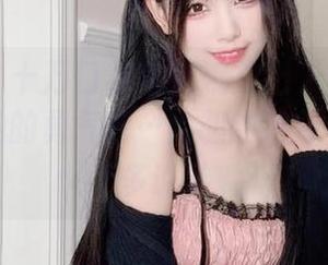 微密圈 – 十万口草莓粥粥放出了豹纹合集，致敬她的勇气和…大胆的选择，唔…就不多说了。