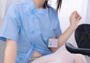 谁说白裙只能是单调的？十万珍吱伏特的私拍套图可是能让你大开眼界哦！