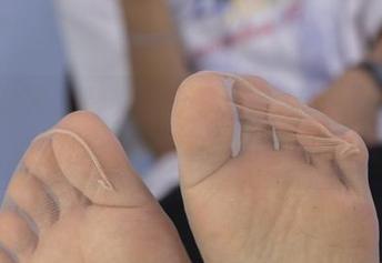 南国足艺 – 静儿的分享：一双帆布鞋，一点肉丝，打破了我的意志力！