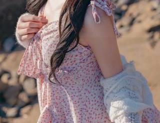 谁说校服板着脸？“咬人小小兔”的定制作品让它活灵活现。