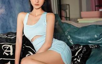 嗲囡囡 – 樱桃小犊子在天台，美图里的光影好像在说，我也想去那儿透透气！