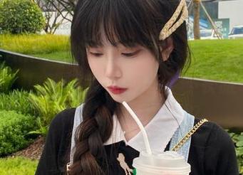 大肉丸Amiee修女：谁说修女不能拍个高清写真？！难道我们都忘了‘衣服’前面有‘修’这回事吗？
