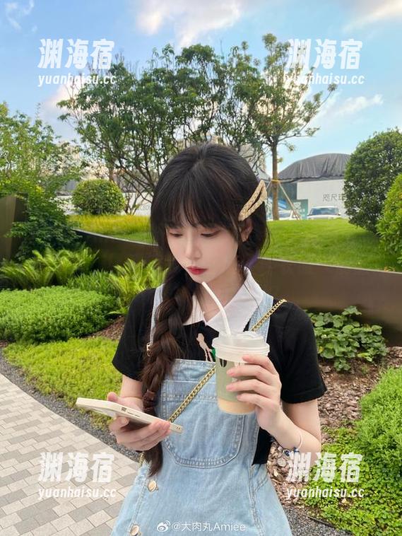 大肉丸Amiee修女：谁说修女不能拍个高清写真？！难道我们都忘了‘衣服’前面有‘修’这回事吗？