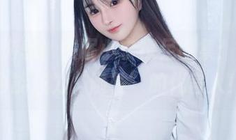 光脚出游季，失眠小宁裸足图集：下载你也能成为‘随性’的代言人！