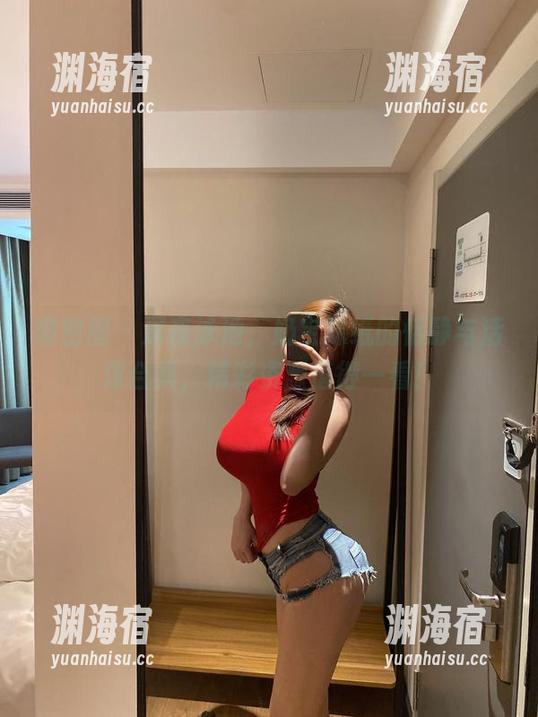 奶宝妹纸 微密圈 - 深夜泳池,奶宝妹纸的恬静与活泼合集,精彩资源值得一看!