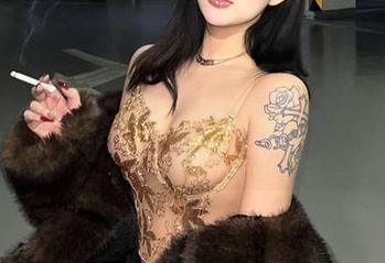 微密圈 – 图集：小u优优子带你鉴赏车内豹纹，车速马上飙升！