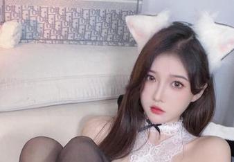 小小奶瓶儿的超可爱cos，能否赢得迦南原图版的先天优势？