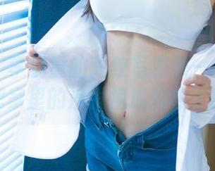 尤果网 – 李易童的豹纹写真集——是时候把家里的沙发换成豹纹了！