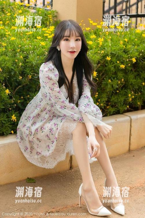 尤蜜荟-laura阿姣 尤蜜荟 - 你以为是睡衣?不,laura阿姣的套图其实有着另一种莫名的张力。