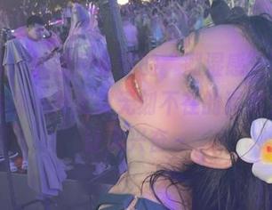 微密圈 – 就是阿朱啊的“潮湿感”写真，免费给你一种无时无刻不在的浑然天成，让人兴奋～
