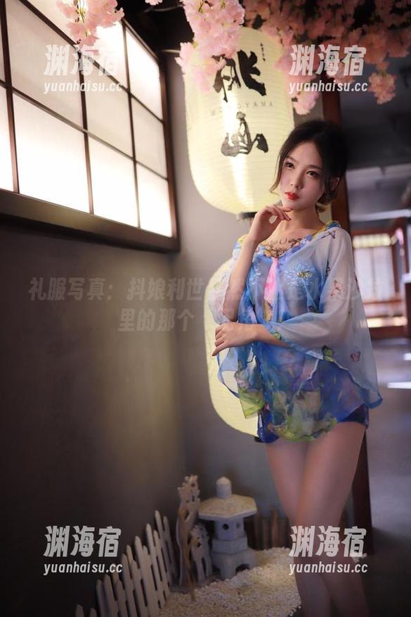 礼服写真：抖娘利世显然不止是水果沙拉里的那个‘配角’！