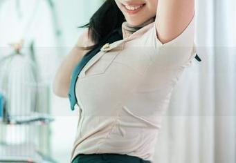 推女郎 – 胡允儿的眼镜套图，谁能抵挡这种“学霸”气质？