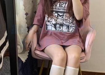 微密圈 – 提袜少女展示学妹之美，来吧，原图也要免费送！