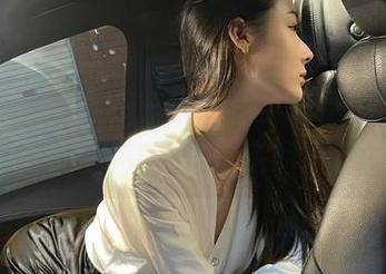 微密圈 – 兔女郎归来，是小逗逗的高清照片照亮了整个房间。