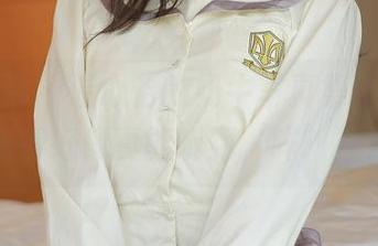 模范学院 – 温心怡的奶牛写真集，画面清晰得好像真能听到‘哞’声！