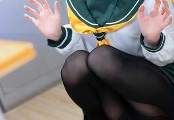 水淼aqua倾情奉上：免费美图！新版八重神子的每个细节都让人想多看几眼。