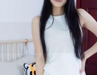 物恋传媒 – 轻松一躺，菜菜的瑜伽写真：其实是灵魂在体操