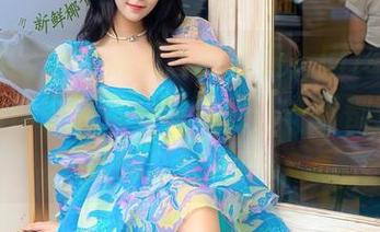 秀人网 – 镇静又灵动的白裙，Elise谭晓彤在图库中如风一般存在，一切都变得淡淡的、轻轻的。