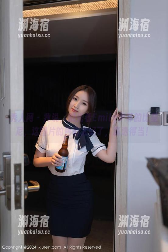 秀人网 - 我说，别光看Emily尹菲的比基尼，这图片的色彩太好了，精选得当！