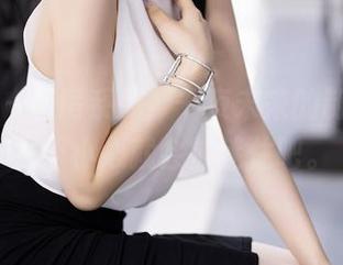 秀人网 – 私房系列，千夜未来的制服风，一不小心就会被迷住吧。