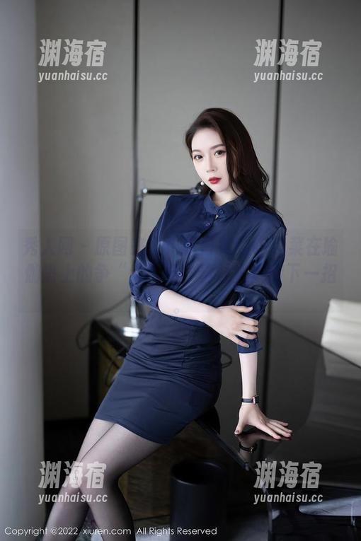 秀人网 - 原图来了！吃白菜的vi菜菜在瑜伽垫上的争“斗”姿，真让人期待下一招。